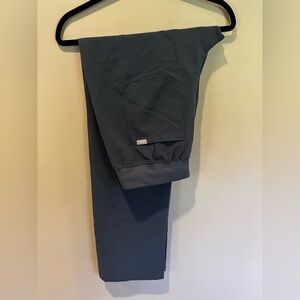 Figs Women’s Charcoal Livingston Pants size large, tall length